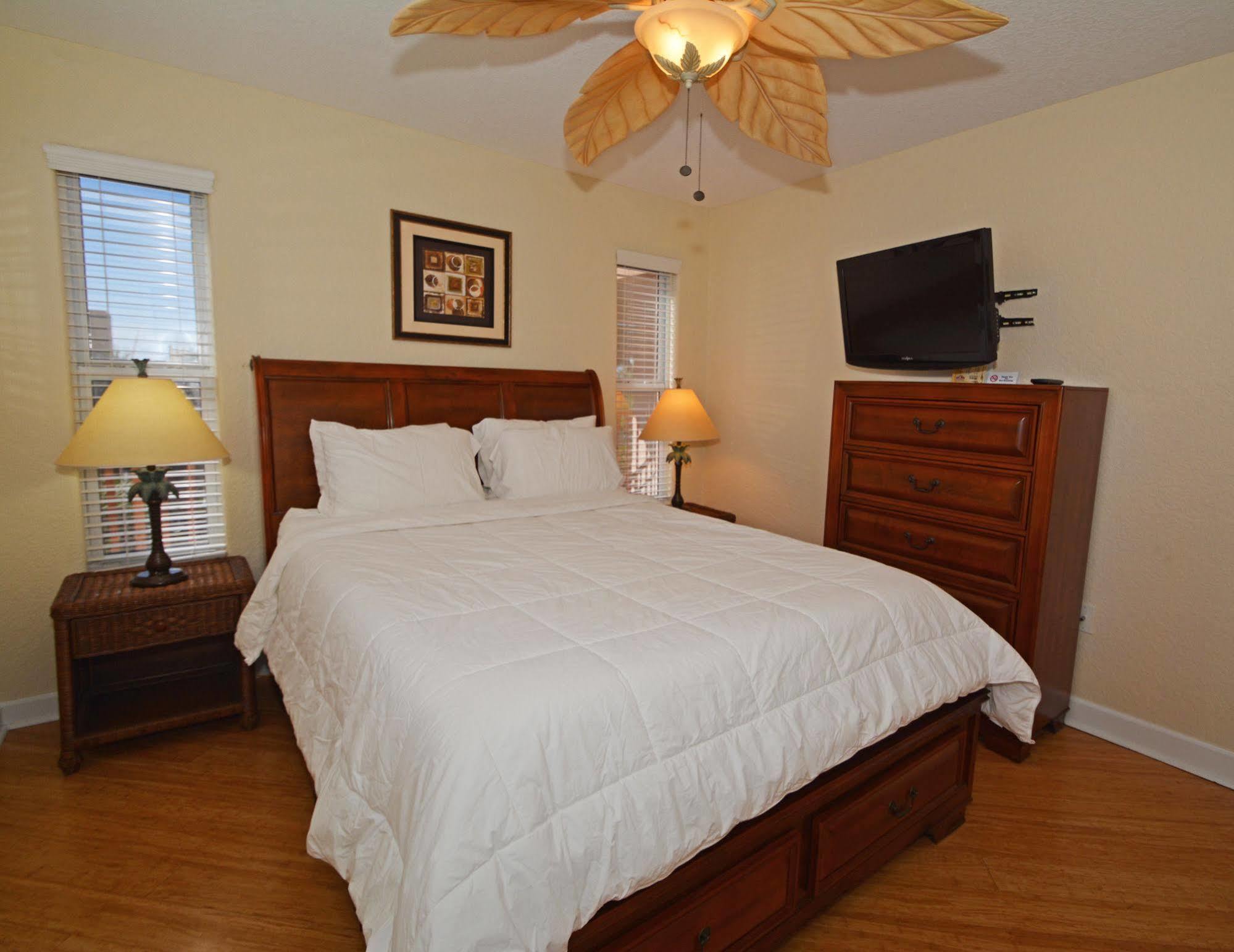 Westwinds Waterfront Resort St. Pete Beach Exterior foto